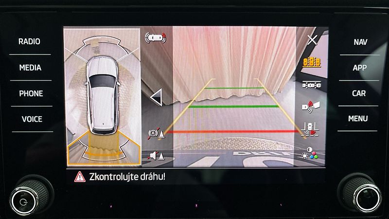 Škoda Kodiaq 2.0 TDI DSG 4x4 L&K - fotka 12 z 31