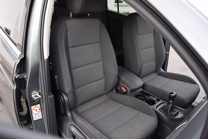 Volkswagen Touran (2017) 1.2TSI 81kw CLBMT 7MÍST TAŽNÉ - fotka 34 z 45