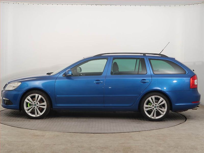Škoda Octavia (2011) RS 2.0 TSI, Xenony, Tempomat - fotka 3 z 11