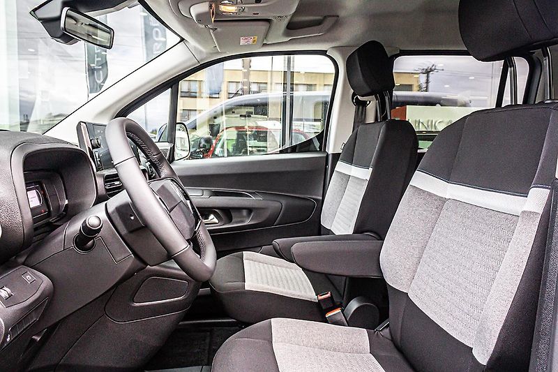 Citroën Berlingo (2026) 1,2 PLUS benzín 110k + STYL - fotka 12 z 25