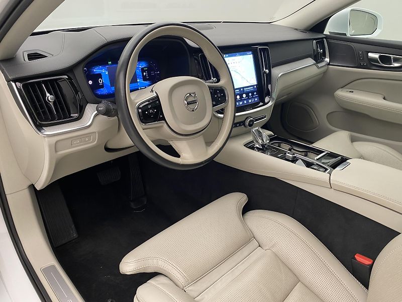 Volvo V60 T6 RECHARGE BRIGHT ULTIMATE - fotka 4 z 57