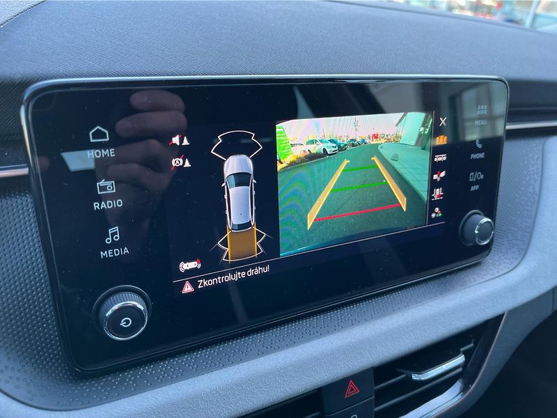 Škoda Scala 1.0TSi 85kW TOP SELECTION DSG - fotka 17 z 30