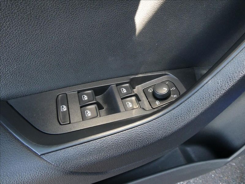 Škoda Karoq 2,0 TDi 110kW 4x4,2xkola,po se - fotka 32 z 42