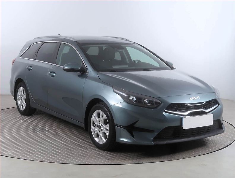 Kia Ceed (2022) Silver 1.5 T-GDI, Serv.kniha - fotografie inzerátu