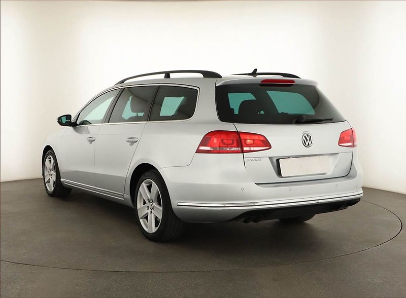 Volkswagen Passat (2014) 2.0 TDI, Navi, Tempomat - fotka 4 z 18