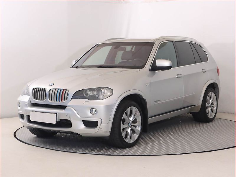 BMW X5 (2008) 3.0sd, 4X4, Automat, 7 míst - fotka 2 z 20