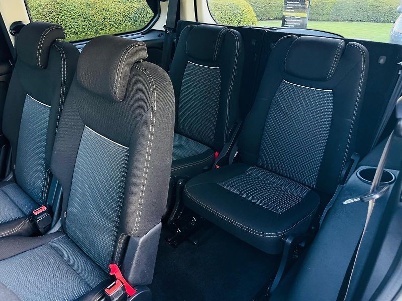 Ford Galaxy 2.0TDCi MANUÁL 7 MÍST VÝHŘEV - fotka 35 z 49