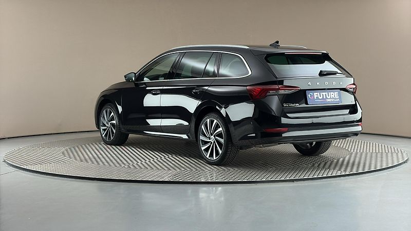 Škoda Octavia 2.0 TDI DSG 4x4 Style Combi - fotka 2 z 31