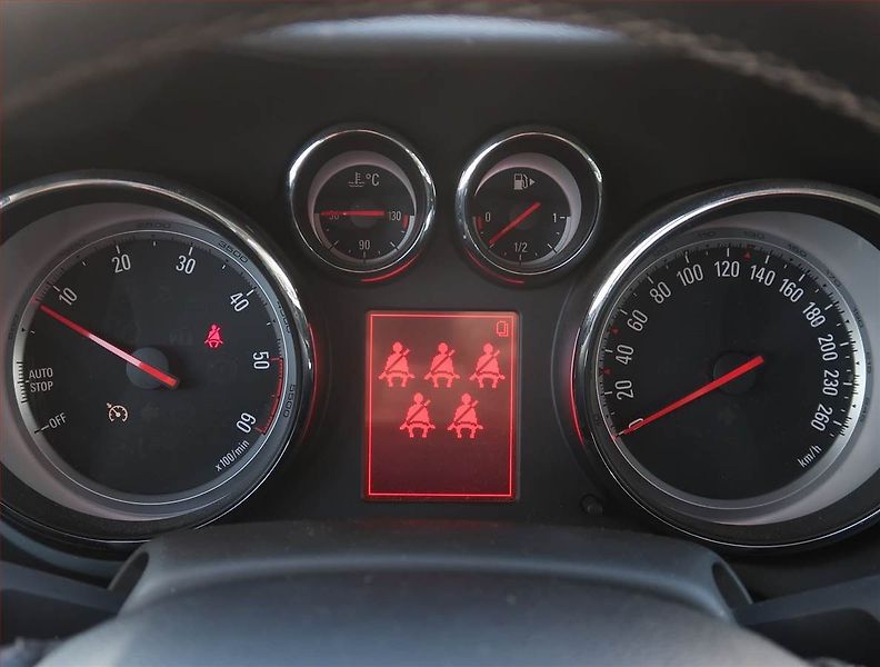 Mercedes-Benz Třídy V (2025) 300 d 4MATIC, ČR, 1Maj, DPH - fotka 7 z 25