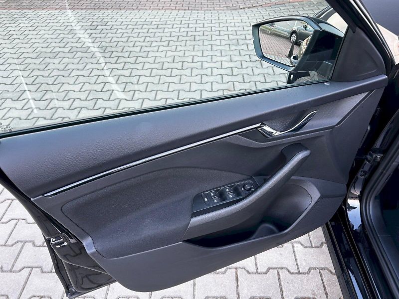 Škoda Kamiq (2025) 1.0 TSI 85kW MP6 Selection - fotka 22 z 33