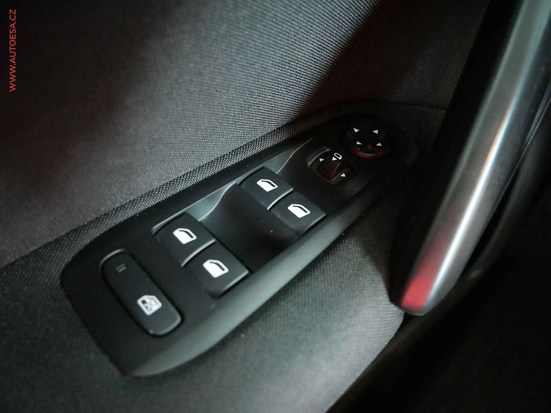 Peugeot 308 (2018) 1.2 PT, ČR, Active - fotka 14 z 21