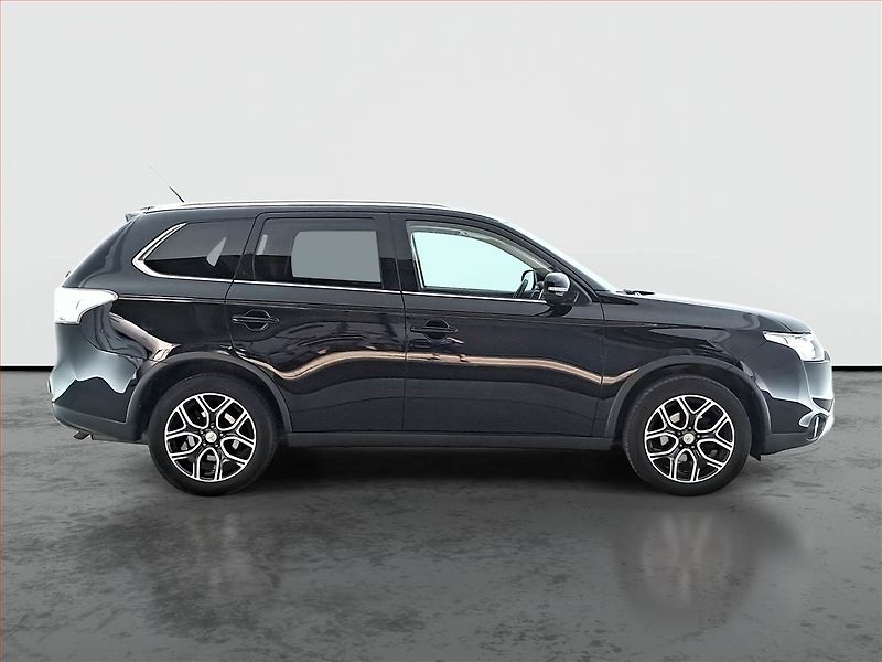 Mitsubishi Outlander (2014) 2.2 DI-D, 4X4, Automat - fotka 6 z 23