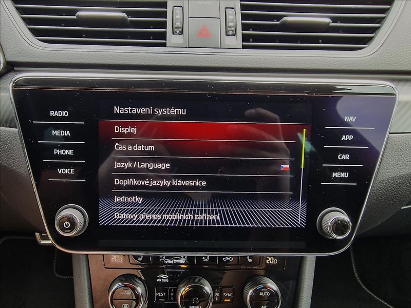 Škoda Superb 2.0TDI 140kW DSG SportLine ,ČR - fotka 32 z 50