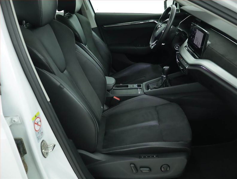 Škoda Octavia (2021) Style 2.0 TDI, Kůže, Navi - fotka 9 z 17