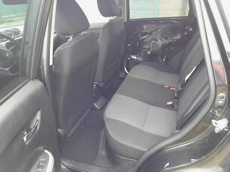Suzuki Vitara 1,6 VVT Serviska 2x klíč - fotka 16 z 23