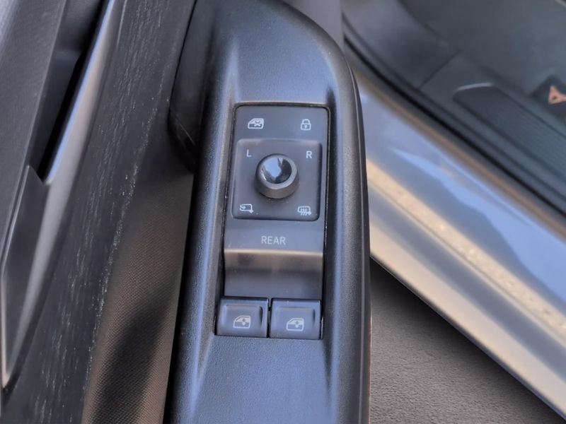 Cupra Born 150kW LED Carplay Ambient - fotka 12 z 17