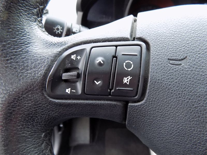 Kia Ceed (2012) 1.6GDi/2.Maj.ČR/Klimatizace/ - fotka 27 z 34