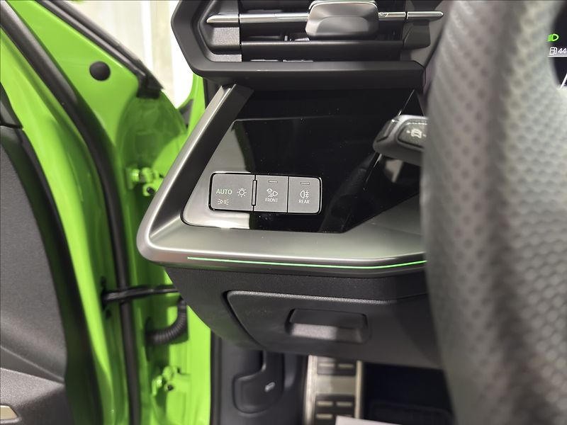 Audi RS 3 2,5   TFSI B&O 1.MAJ ČR DPH - fotka 16 z 46