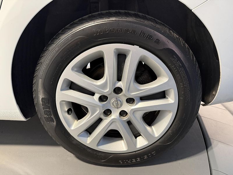 Opel Astra 1.5 CDTi 90kW Edition ST S/S - fotka 13 z 13