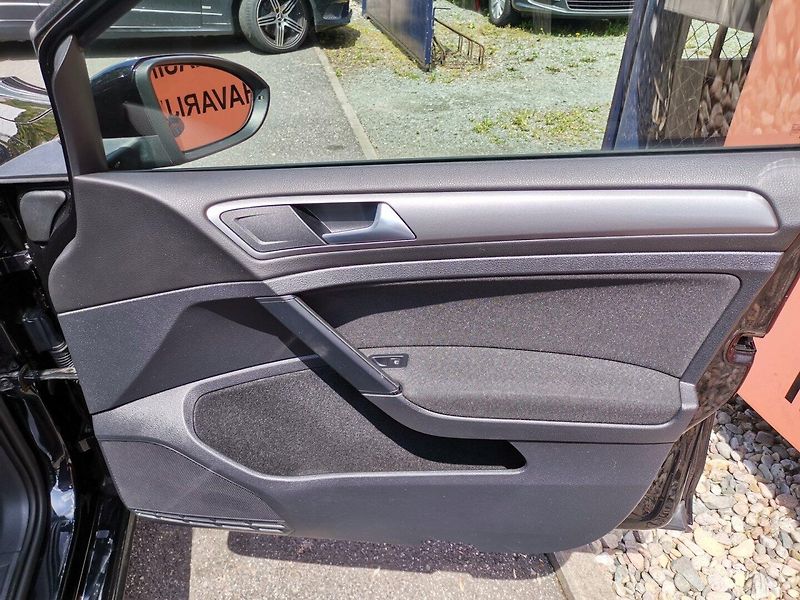 Volkswagen Golf Variant (2014) 1.2TSi 77kw PDC - fotka 16 z 27