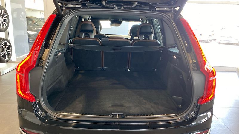 Volvo XC90 INSCRIPTION, B5 AWD, 173+10 kW - fotka 11 z 34