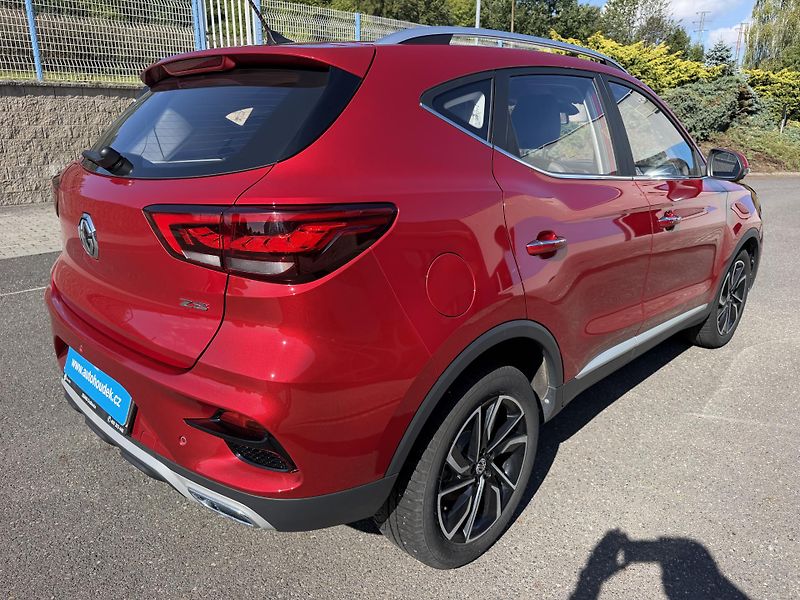 MG ZS TGi 82kW automat navigace  - fotka 3 z 20