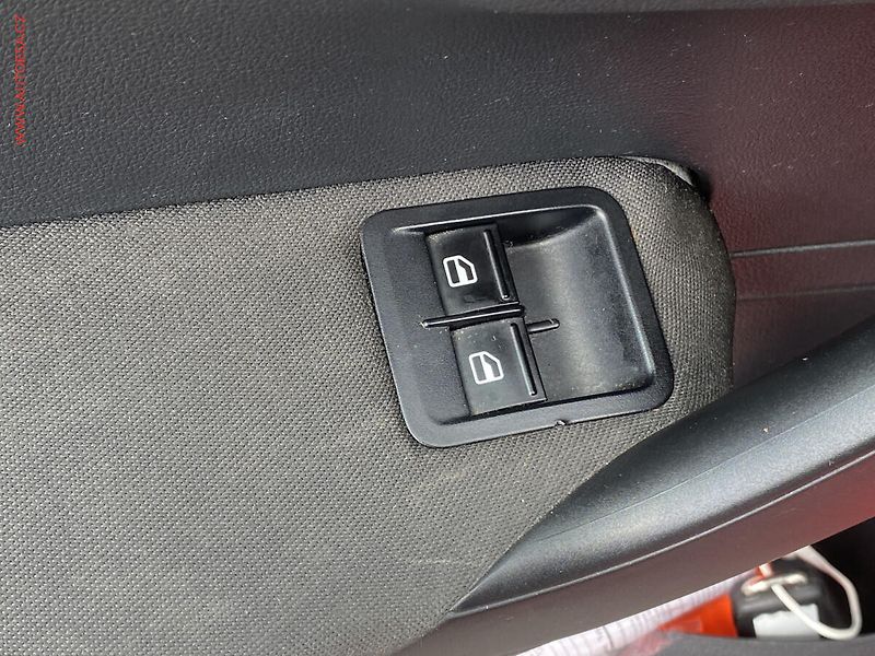 Volkswagen Polo (2012) 1.2i, ČR - fotka 10 z 15