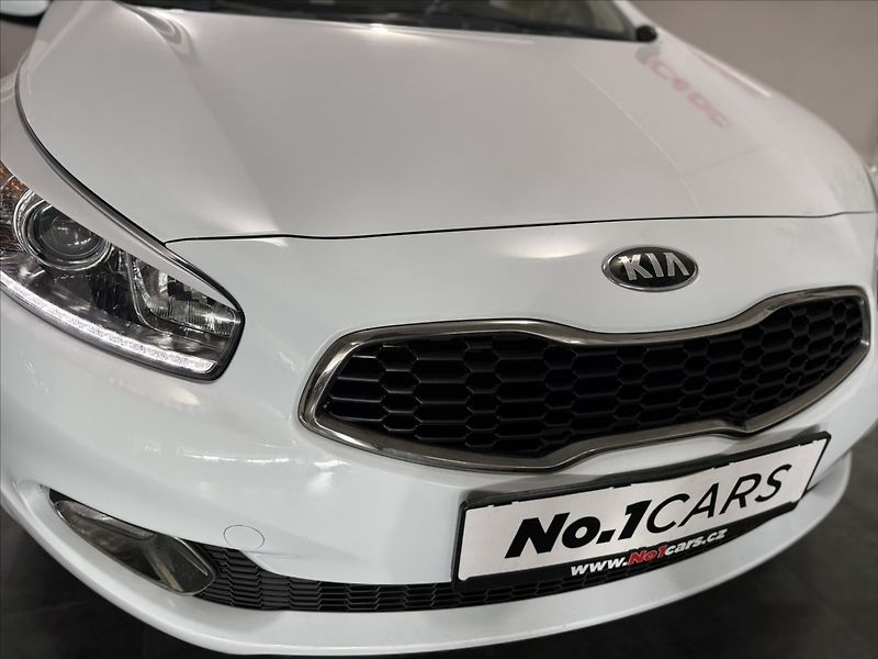 Kia Ceed 1,6   CRDI 94KW NAVI KAMERA ČR - fotka 41 z 44