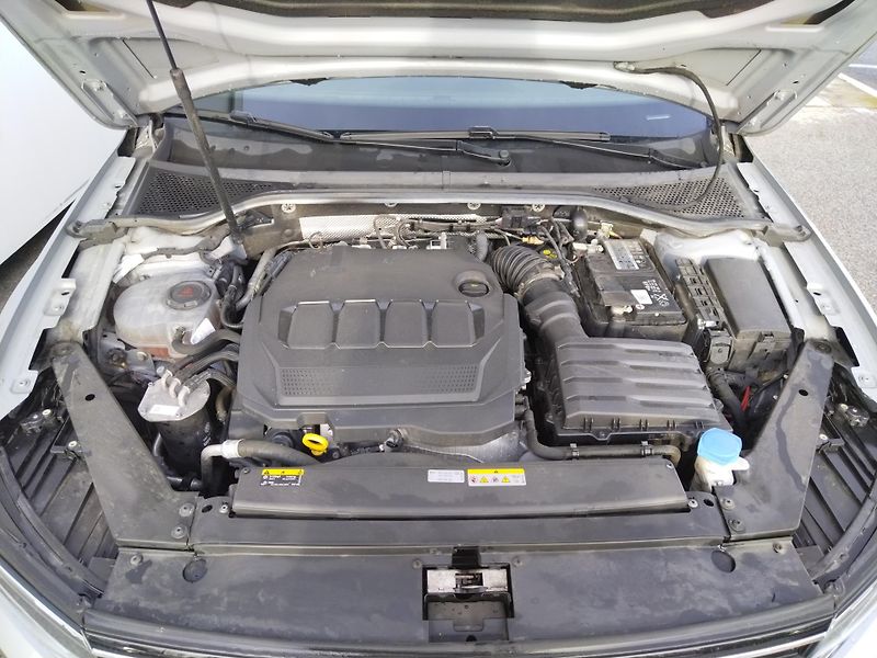 Volkswagen Passat 2.0 TDi DSG 7st. BUSINESS - fotka 30 z 30