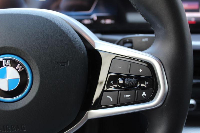 BMW i4 xDrive40 Gran Coupe - fotka 14 z 23