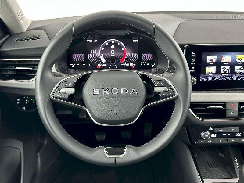 Škoda Scala (2025) 1.0TSI 85kW Top Selection - fotka 9 z 32