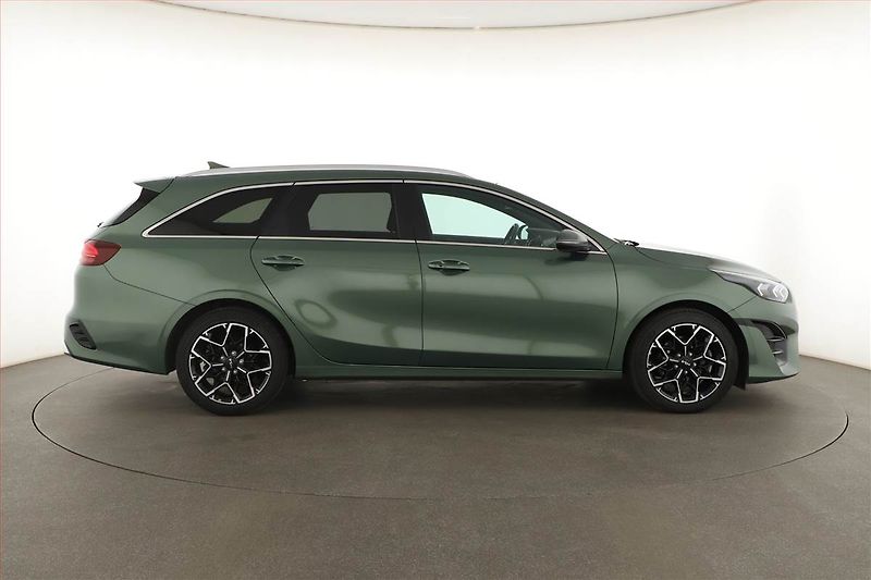 Kia Ceed (2025) 1.5 T-GDI, GT LINE, Automat - fotka 6 z 18