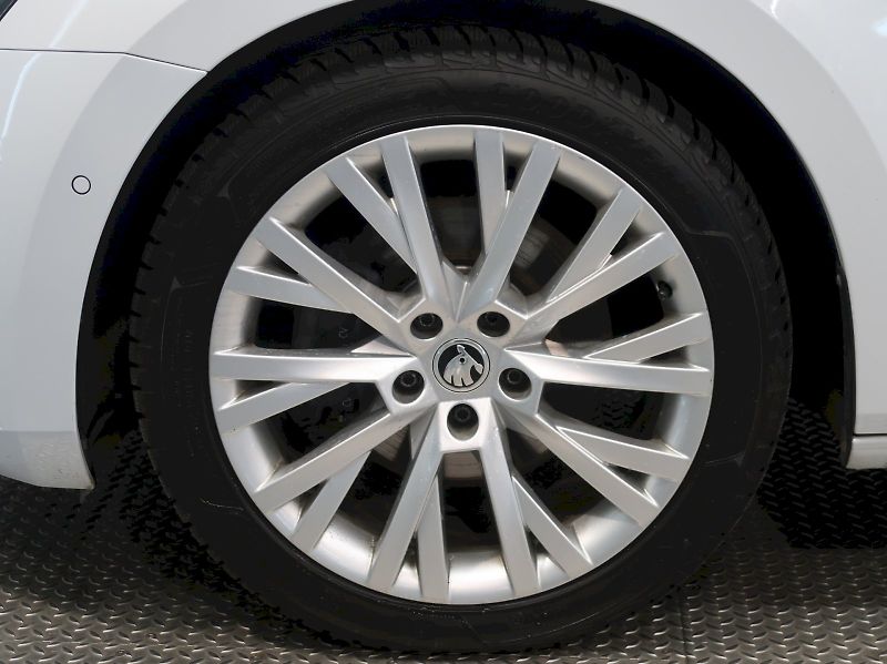 Škoda Superb (2021) STYLE 2.0TDI 147KW 4x4 DSG TAŽ - fotka 12 z 42