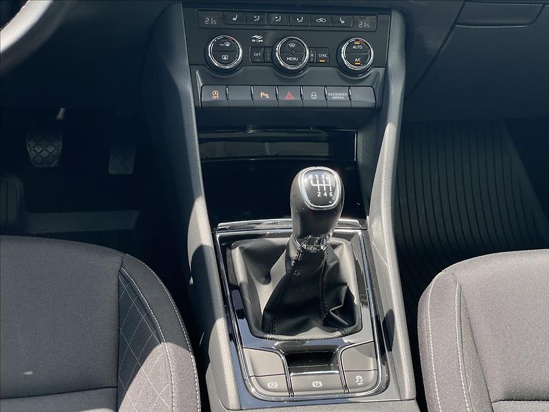 Škoda Karoq 2,0 TDI Ambition Plus TAŽNÉ - fotka 13 z 23