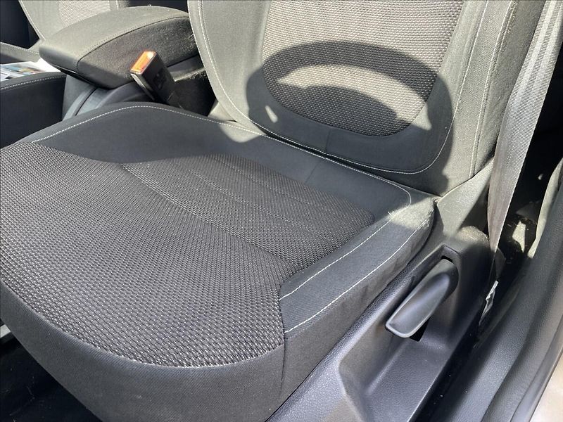 Škoda Yeti 2,0 TDi 81kw Ambiente Tažné, p - fotka 18 z 43