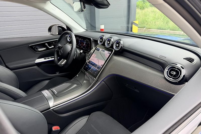 Mercedes-Benz GLC (2024) GLC 220d 4Matic AMG Line - fotka 23 z 93