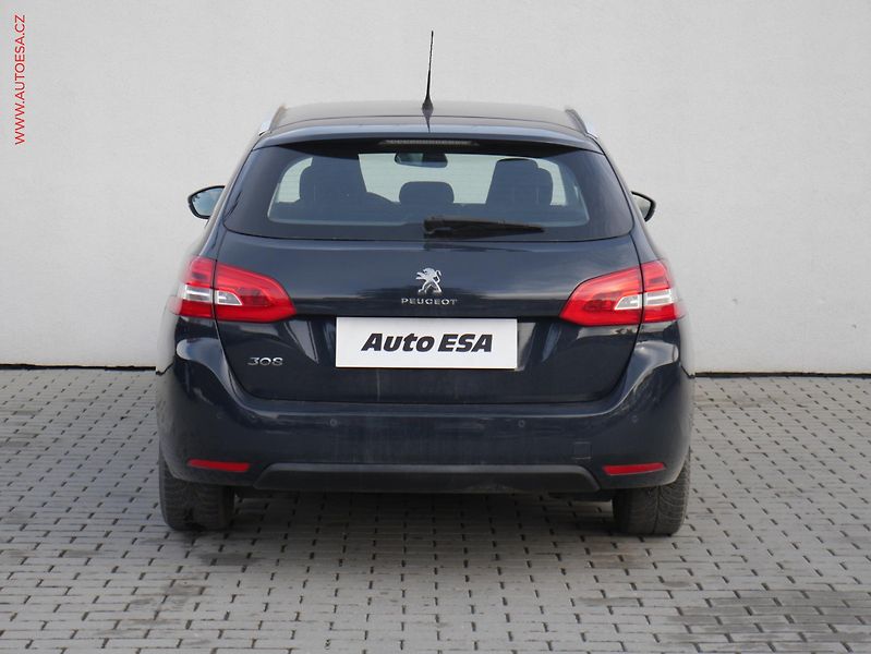 Peugeot 308 (2018) 2.0 HDi, ČR, Allure, AT - fotka 5 z 16