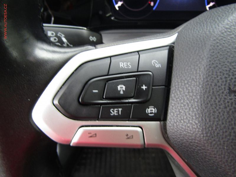Volkswagen Golf (2020) 1.5 TSi, Style, LED, navi - fotka 13 z 22