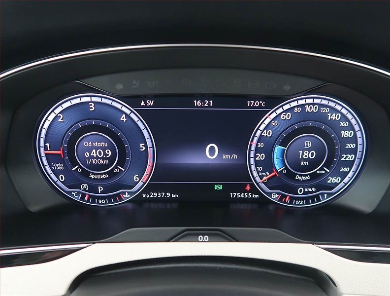 Volkswagen Passat (2015) Highline 2.0 BiTDI, 4X4 - fotka 11 z 13