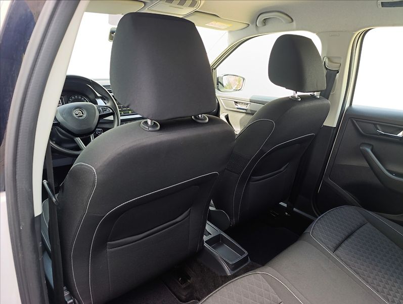 Škoda Fabia 1,0 MPi Klimatizace Tempomat - fotka 20 z 32