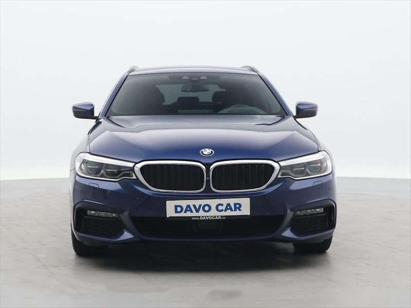 BMW Řada 5 3,0 530d xDrive 195kW M-paket - fotka 2 z 34