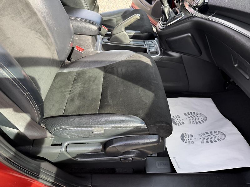Honda CR-V 1.6CT-Di 4x4 160PS ČR 145TKM!! - fotka 129 z 159