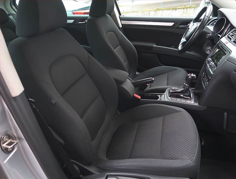 Suzuki Vitara (2019) Elegance 1.4 BoosterJet, 4X4 - fotka 9 z 22