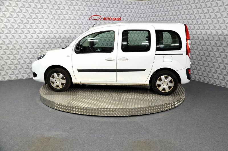 Renault Kangoo (2021) 1.5BdCi 95 Zen 5d - fotka 6 z 17