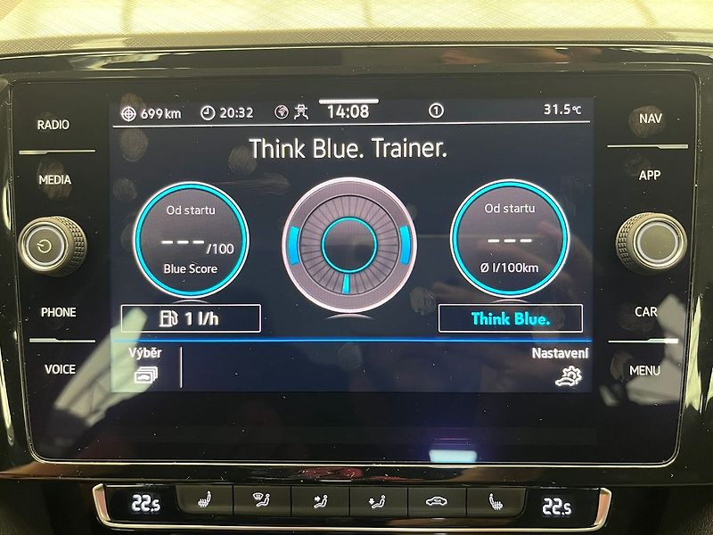 Volkswagen Passat 2.0 TDi LED SVĚTLA, rezervace - fotka 57 z 96