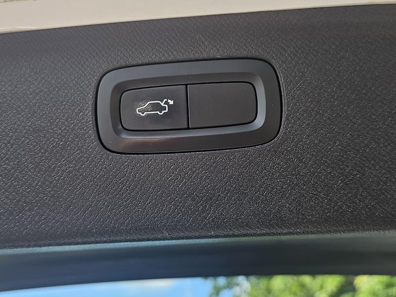Volvo XC90 (2016) - fotka 18 z 21