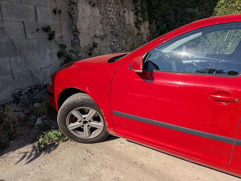Škoda Octavia (2008) Škoda Octavia, 1.6 MPI - havar - fotka 4 z 13