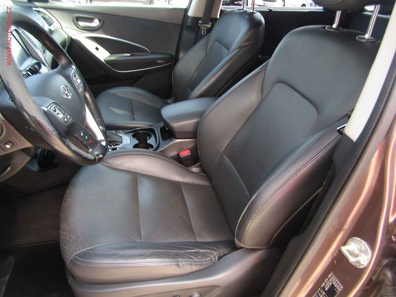 Hyundai Santa Fe (2015) 2.2 CRDi 4x4, 7míst, ČR, AT - fotka 9 z 25