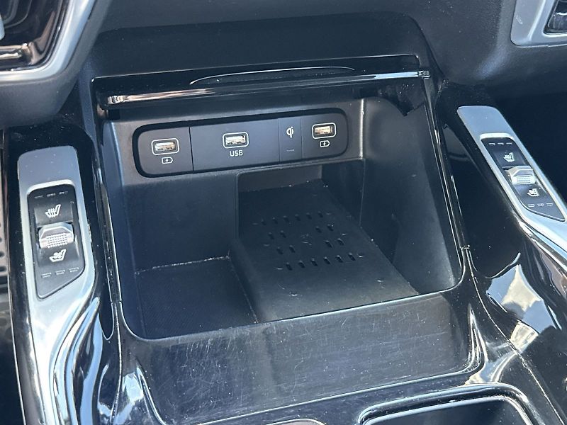 Kia Sorento (2021) 1.6 T-GDi PHEV 4x4 Automat 7mí - fotka 24 z 35