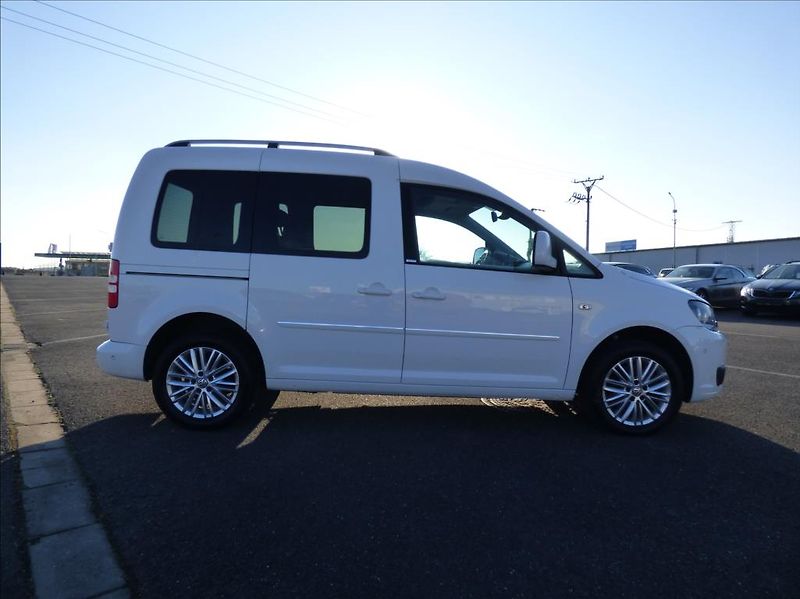 Volkswagen Caddy 2,0 TDI  Cup DSG - fotka 4 z 39